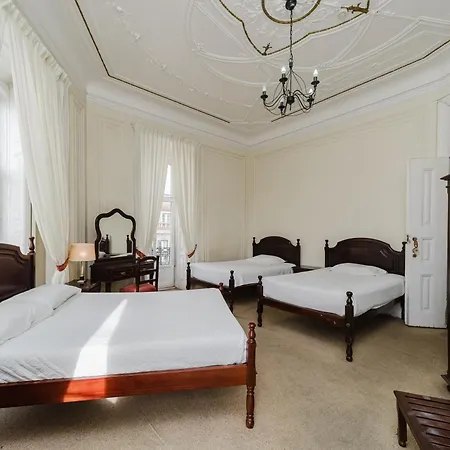 Pensao Londres بيت ضيافة 3*