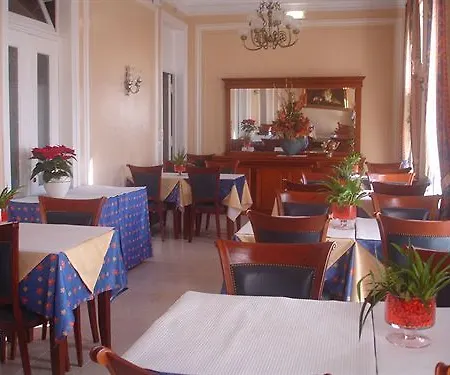 Pensao Londres بيت ضيافة